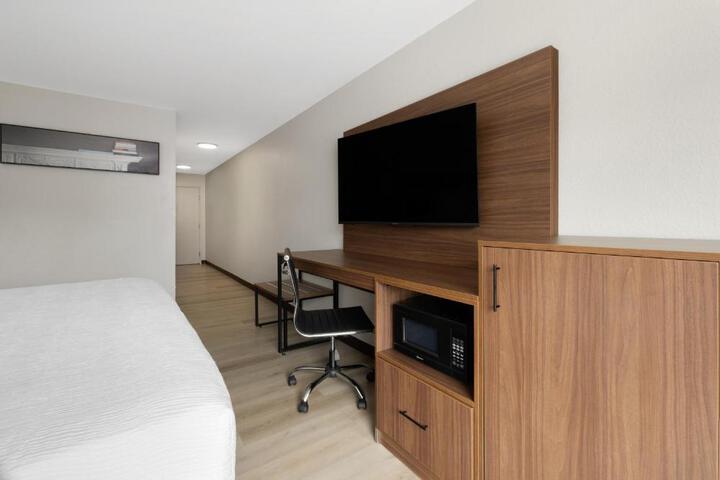 Wingate by Wyndham Dublin Near Claytor Lake State Park