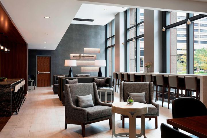 Lounge 59 of 77