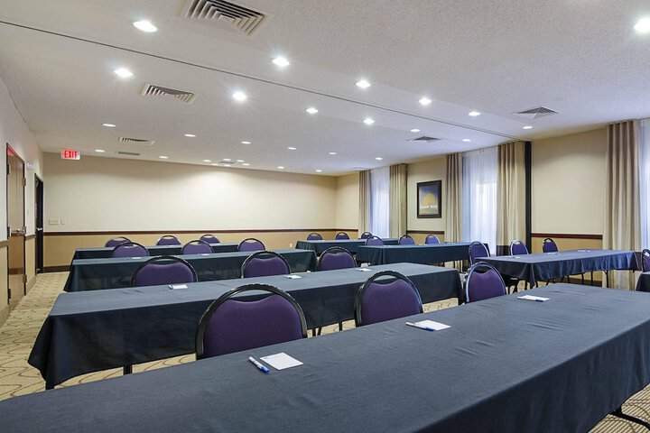 Comfort Inn & Suites Hutchinson