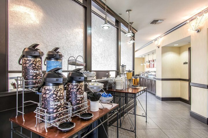Breakfast/Coffee Service 28 of 36