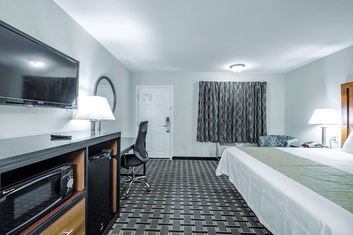 Room 10 of 23