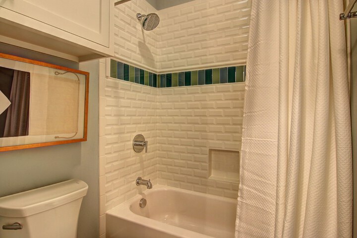 Room 15 of 24