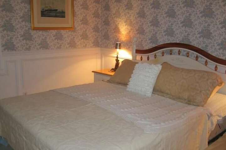 Room 14 of 32
