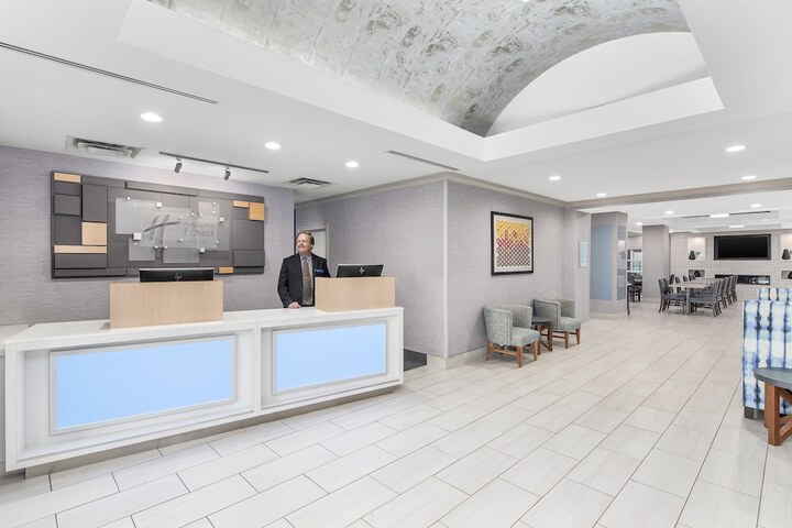 Holiday Inn Express & Suites Greenville-I-85 & Woodruff Rd by IHG