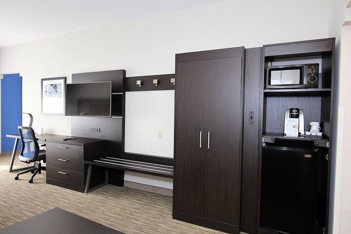 Holiday Inn Express & Suites Ashland by IHG