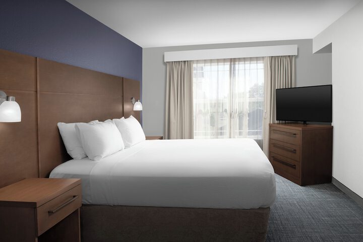 Room 8 of 32