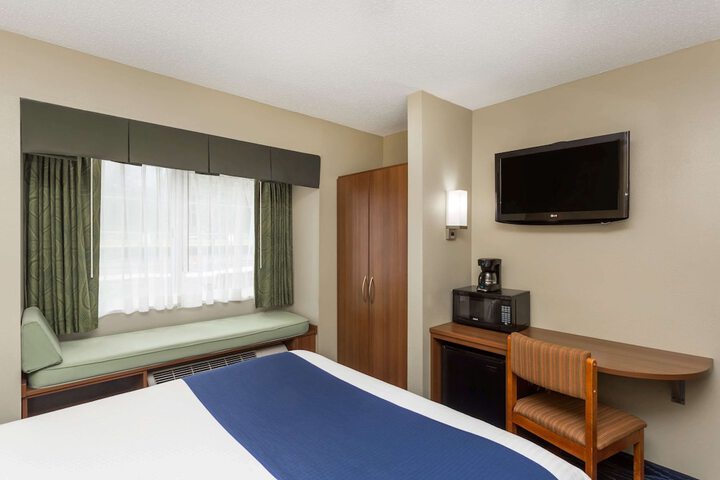 Room 48 of 63