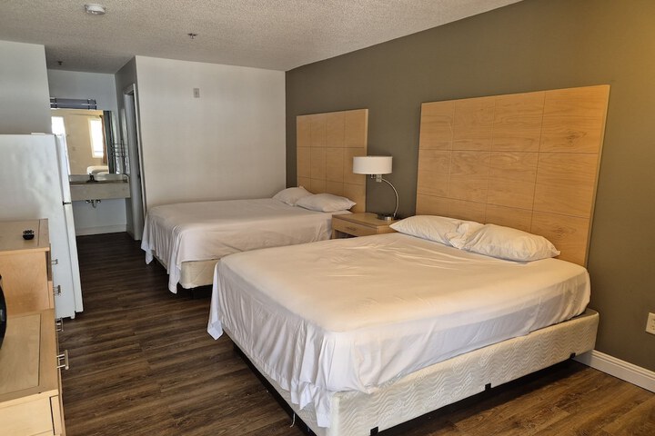 Room 17 of 40