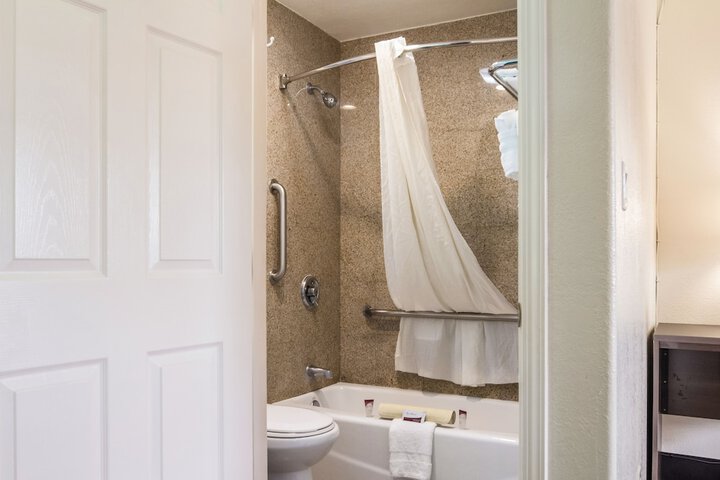 Room 30 of 44