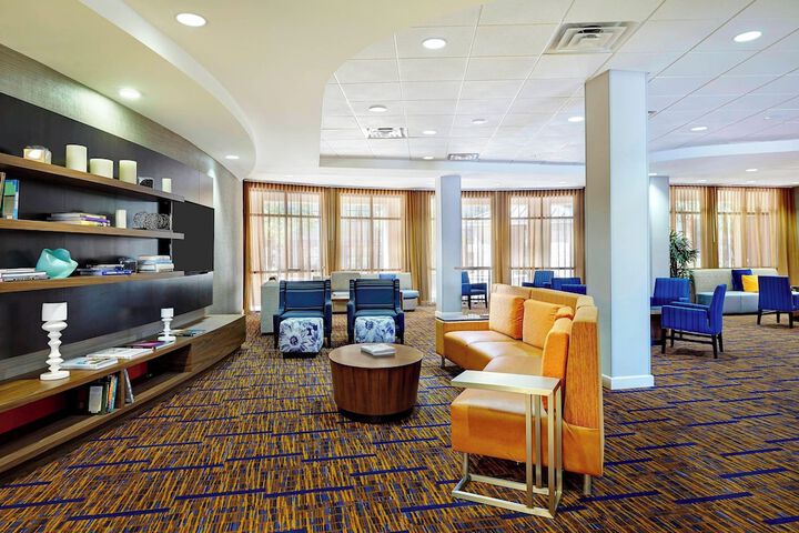 Courtyard by Marriott Phoenix North / Happy Valley