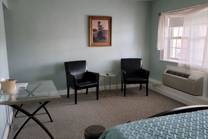 Lowell Inn