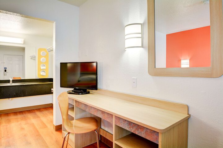 Motel 6 Southington CT - Hartford