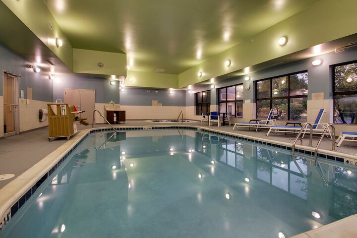 Holiday Inn Express & Suites Morris by IHG