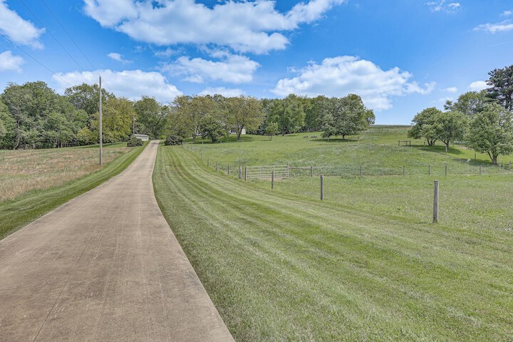 Secluded Ohio Amish Country Getaway w / Fire Pit