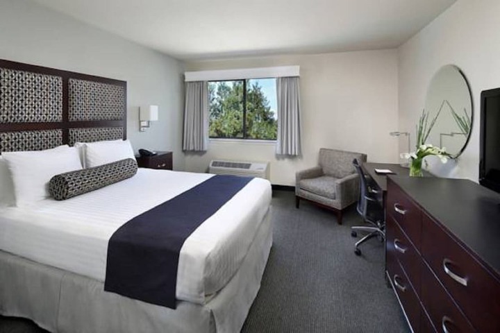 Room 21 of 48