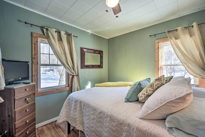 Family Home - Walk to Town & Balsam Lake!
