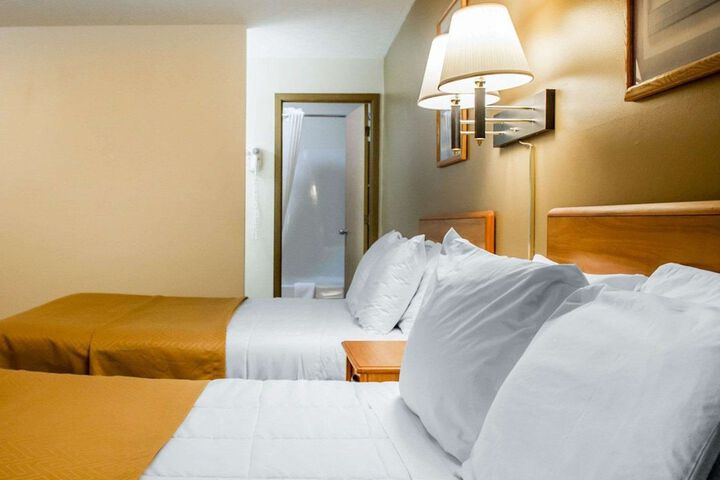 Room 10 of 23