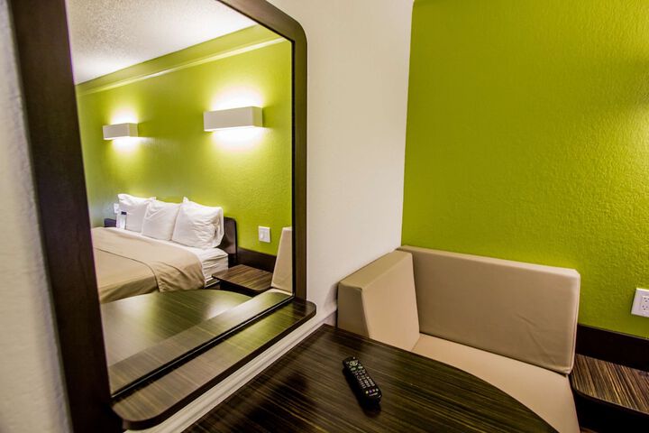 Room 8 of 13