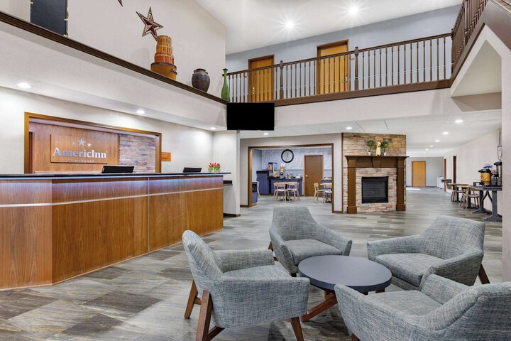 AmericInn by Wyndham Pella