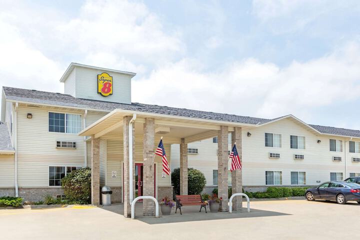 Hotel 2 of 17