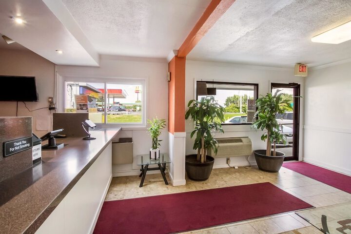 Motel 6 Rossford OH