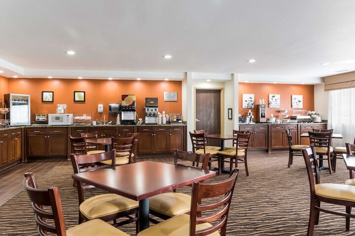 Sleep Inn & Suites North Liberty - Liberty City