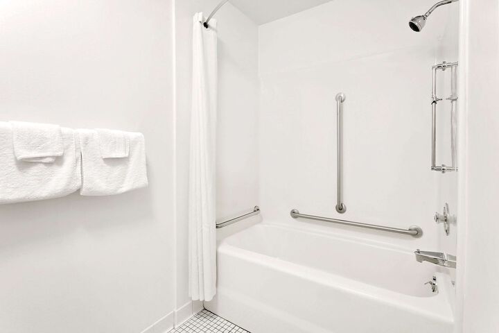 Room 7 of 15