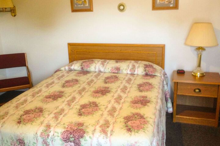 Room 18 of 27