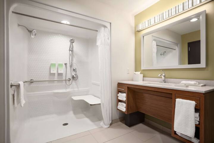 Room 16 of 37
