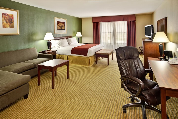 Room 21 of 37