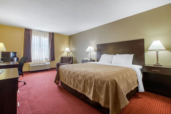 Room 34 of 40