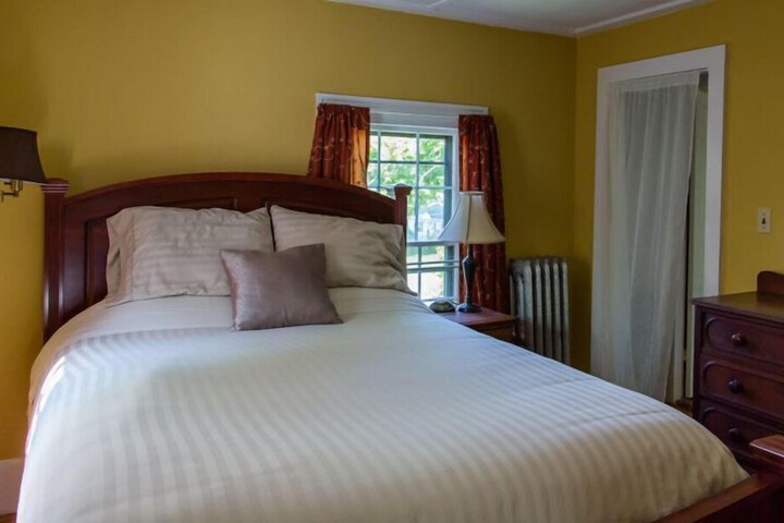 Old parsonage B & B