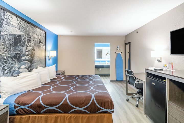 Room 46 of 132