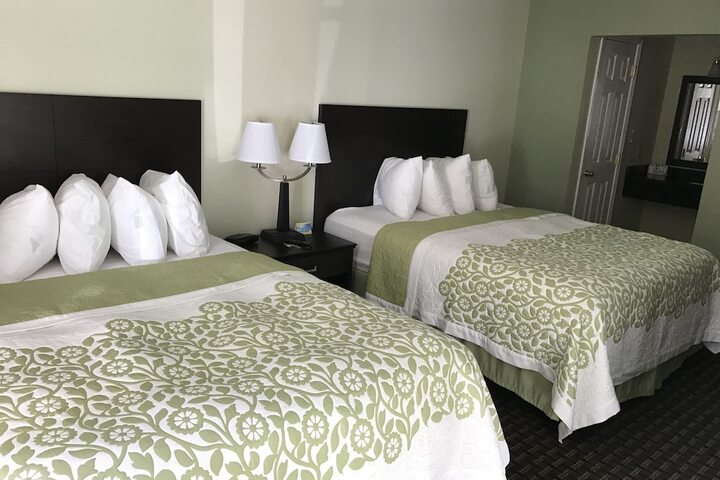 Room 14 of 25