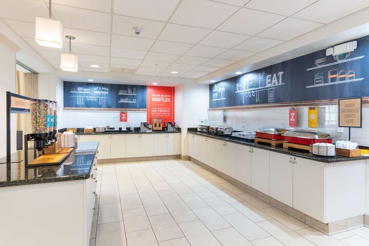 Hampton Inn & Suites Hartford-Manchester