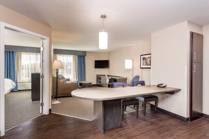 Candlewood Suites Eau Claire I-94 by IHG