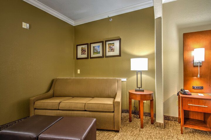 Room 17 of 34