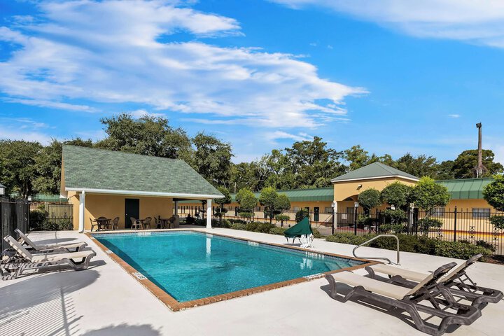 Best Western Forest Inn