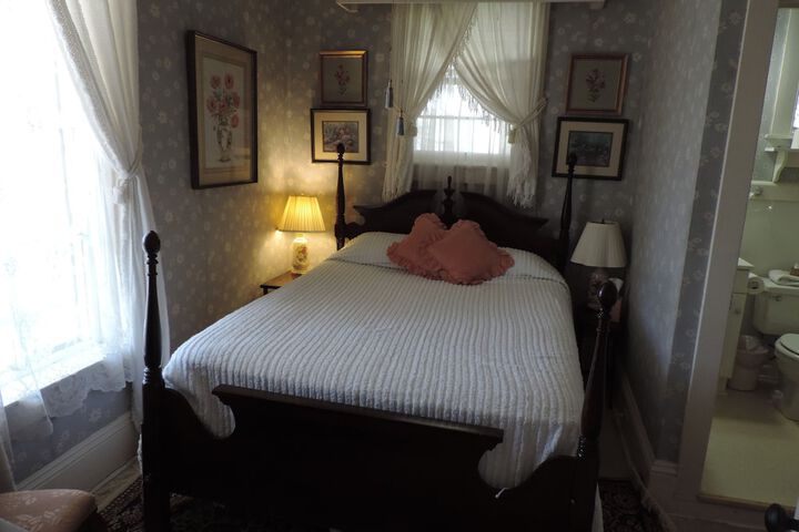 Room 52 of 80