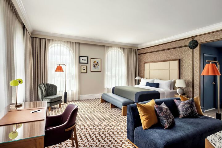 The Louie a Davenport Hotel, Autograph Collection