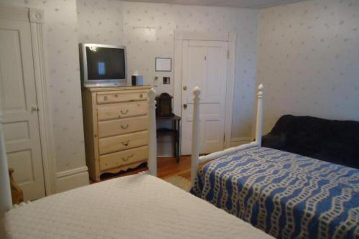 Fox Castle Bed and Breakfast