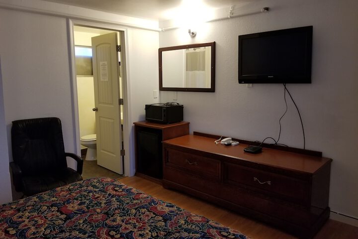 Room 14 of 22
