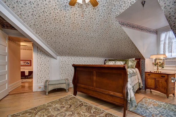 Room 49 of 78