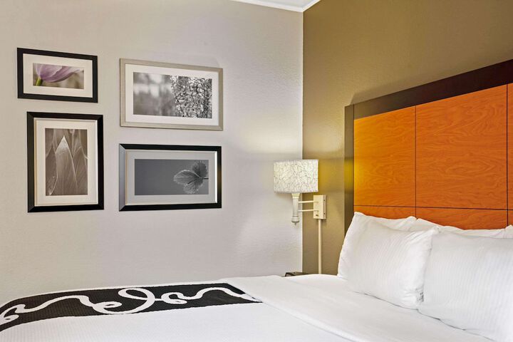 Room 8 of 25