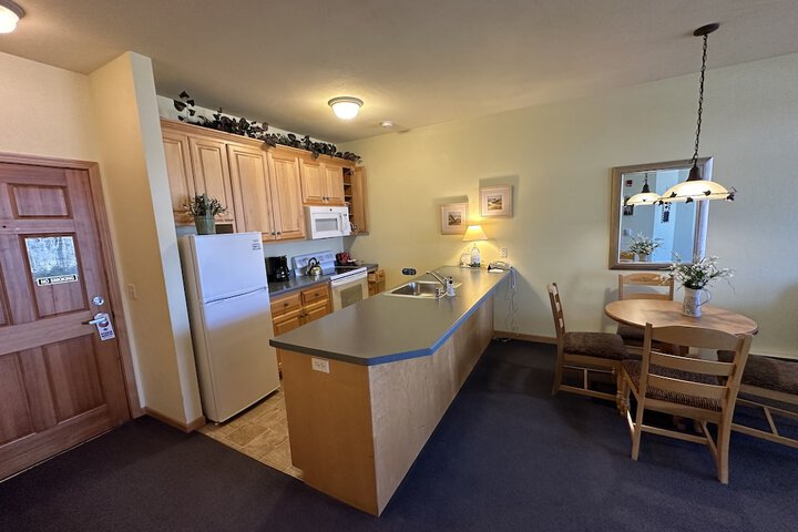 Birchwood Lodge