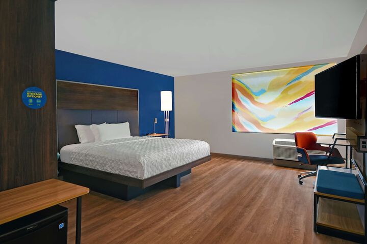 Room 21 of 33