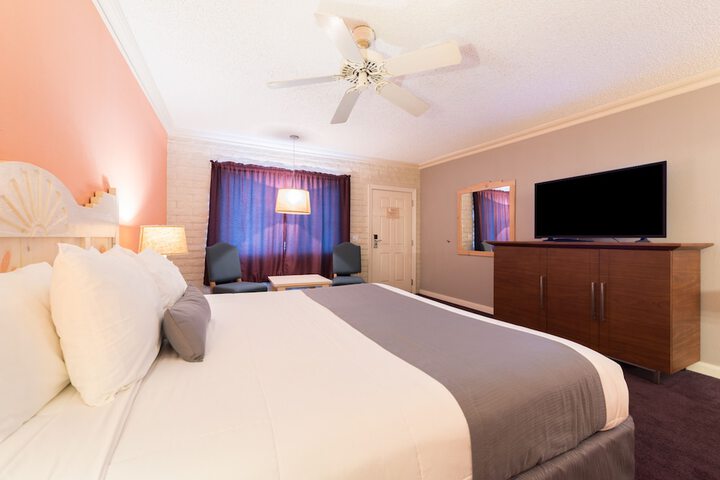 Room 14 of 37