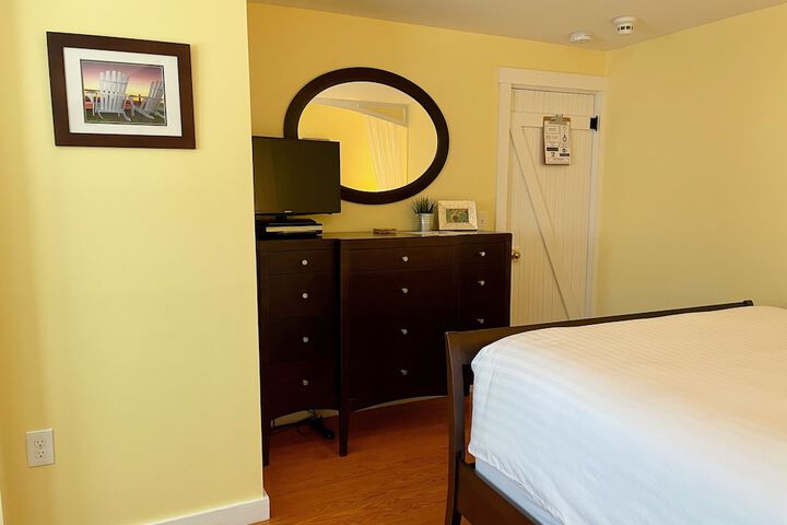 Room 6 of 62