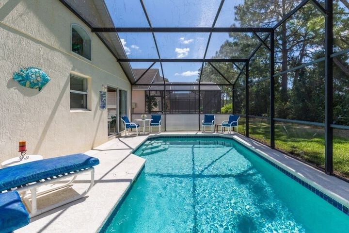 South Facing Pool For All Day Sun! 3 Bedroom Home by RedAwning