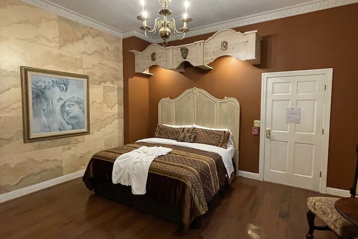 Room 18 of 45